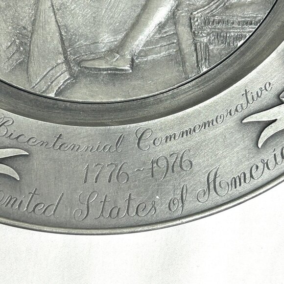 Bicentennial Commemorative Pewter Plate 1776-1976 "We Are One" Serial No. 000271 - Picture 6 of 10